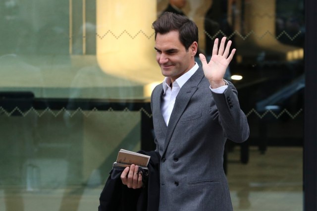 I dok je Australian Open u toku, Rodžer Federer se "šetka" po modnim revijama FOTO