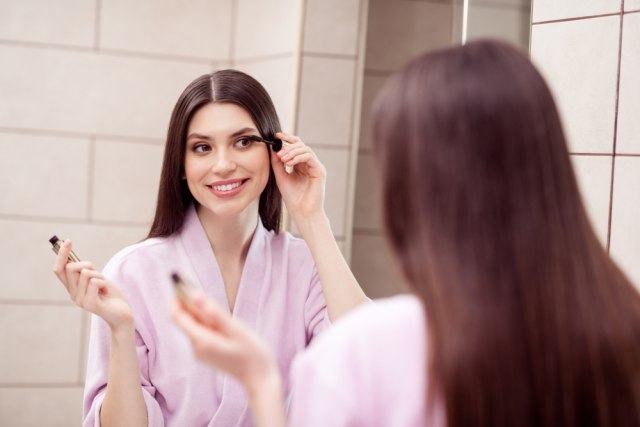 Ne treba vam veštačka nadogradnja: Trik od 200 dinara za duge i prirodne trepavice