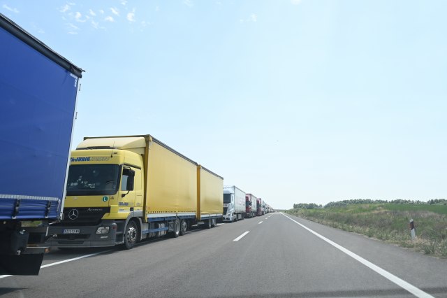 Koliko čekaju teretna vozila na graničnom prelazu Šid?