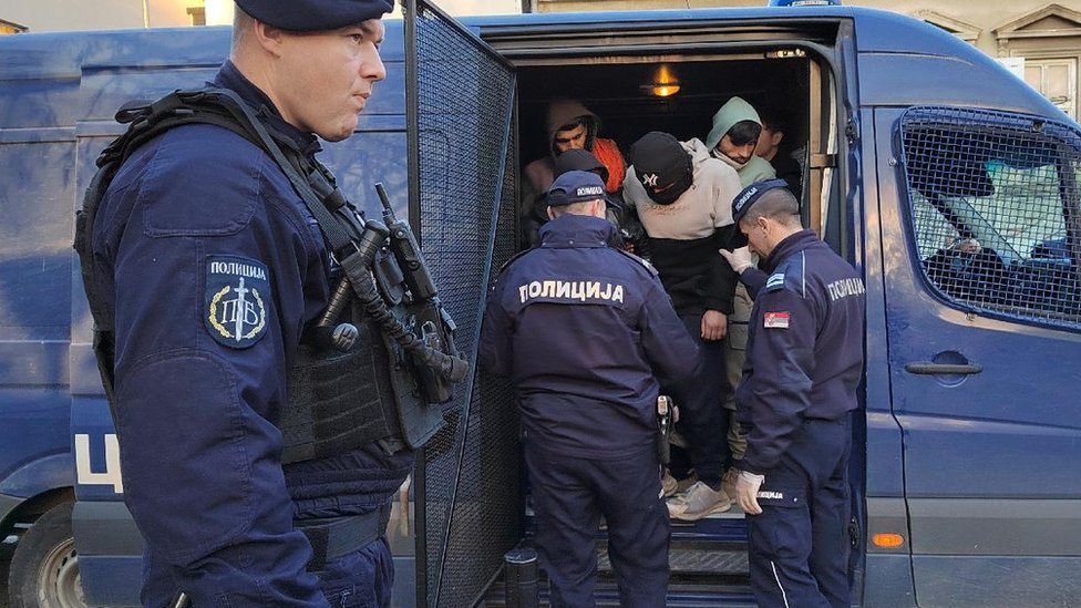 Srbija i nasilje: Novi oružani obraèun migranata u Somboru, ima ranjenih - RTS