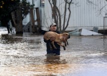 Klimatske promene èine ekstremne vremenske prilike kao što su poplave verovatnijim, kažu nauènici/Getty Images