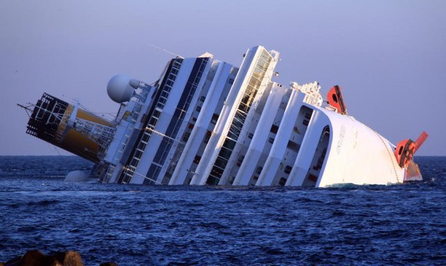Prevrnuo se brod, najmanje desetoro dece poginulo