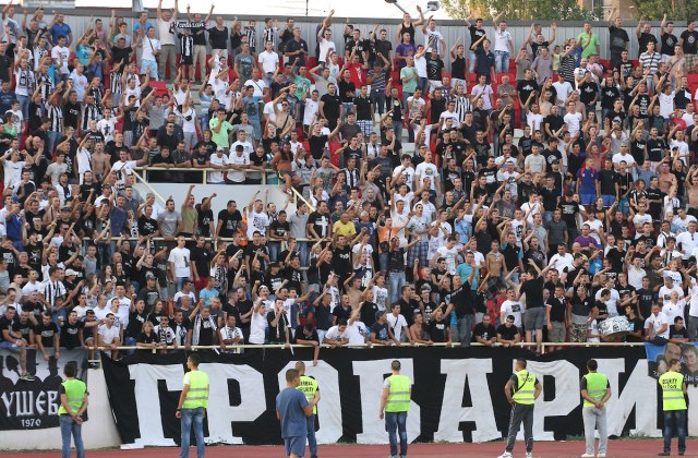 "Grobari" pozvali navijaèe Partizana na protest ispred stadiona
