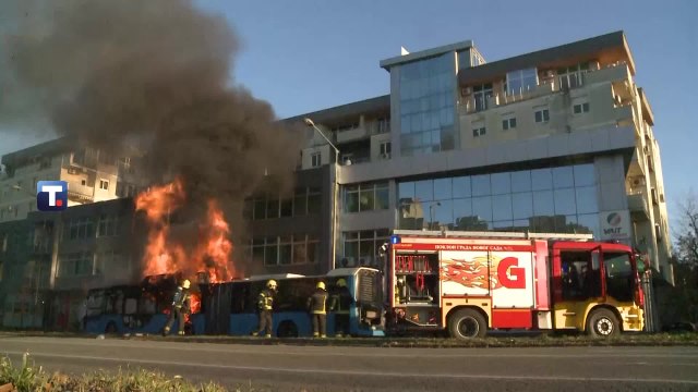 Izgoreo autobus u Novom Sadu VIDEO