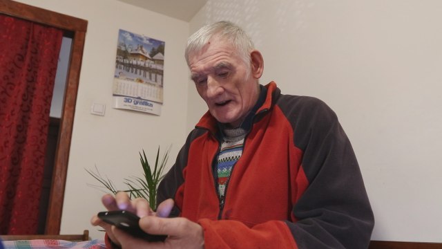 Deda Vide je najstariji influenser u Srbiji i jako je popularan: Kada su mu hakovali profil, mesec dana je bio bez Fejsbuka i to je teško podneo!