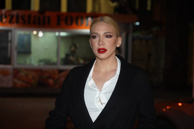 Milica Todorović objavila fotku iz DETINJSTVA: Pogledajte kako je pevačica IZGLEDALA na početku karijere! (FOTO)