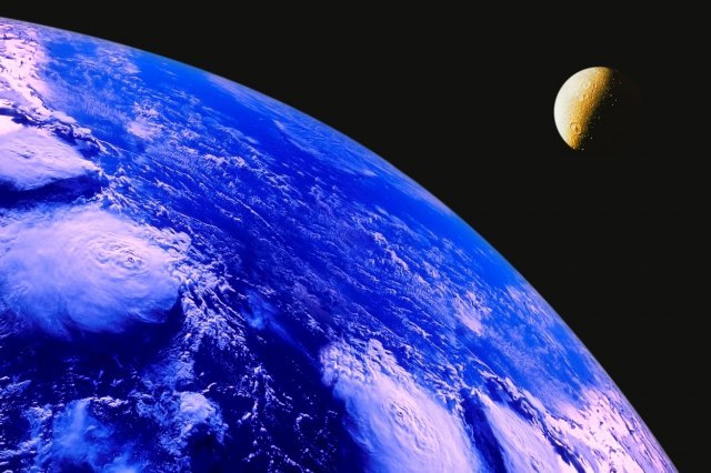 Scientists warn: the Moon is slowly moving away from the Earth VIDEO