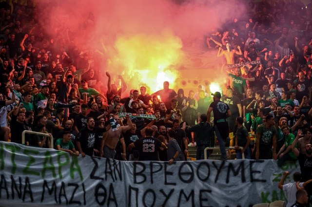 Zvezdu saèekala zaštitna mreža u Atini