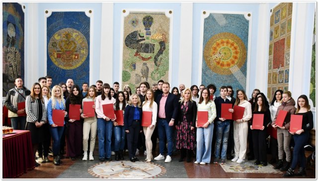 Kruševac nagradio srednjoškolce i studente – poveæan iznos stipendija, kao i broj uèesnika