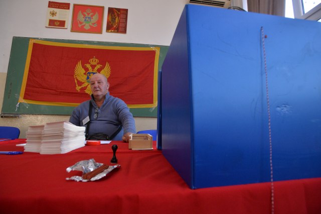 Prvi incidenti u Crnoj Gori: Prekinuto glasanje za predsednika na jednom biraèkom mestu u Šavniku