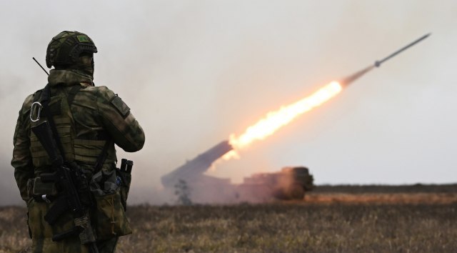 An explosion resounded; They are getting ready; Russians: We are under attack