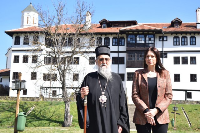 Ministarka Vujović obišla dolinu Pčinje i manastir Sv. Prohor Pčinjski FOTO