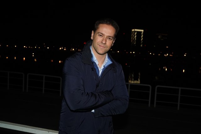 Luka Raco otišao u RESTORAN, a onda je usledio ŠOK: Glumac se OVOME nije nadao! (VIDEO)