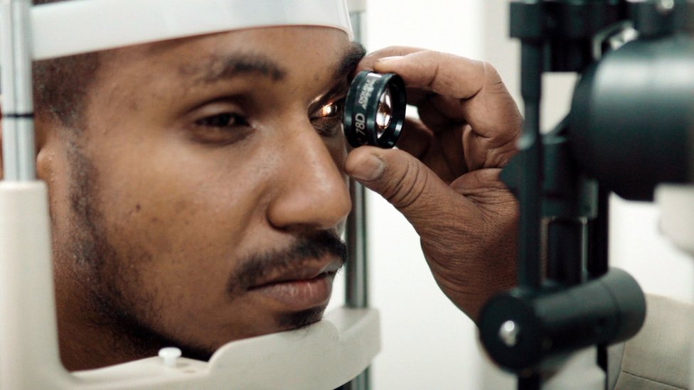 Zdravlje i prevare: Doktori koji prodaju lažnu nadu ljudima ugroženim od slepila