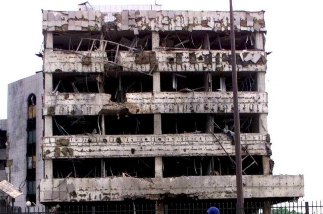 Kineska ambasada u Beogradu, dva dana nakon što je bombardovana  EPA/SASA STANKOVIC