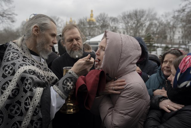 Mitropolit Kijevo-peèerske lavre otkrio za šta ga sumnjièe