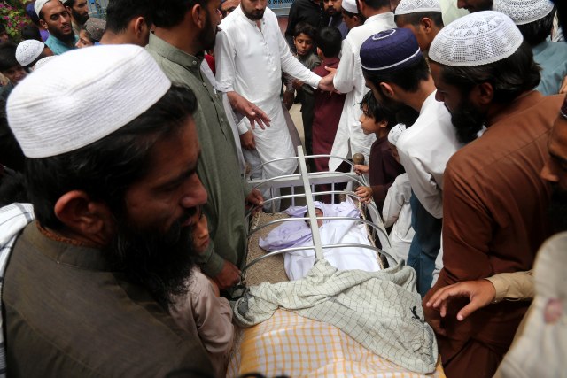 Izgaženi do smrti: Uznemirujuæe slike iz Pakistana FOTO/VIDEO