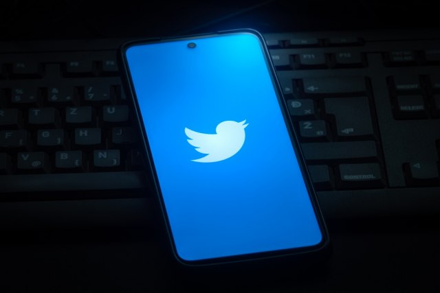 Twitter ograničava vidljivost tvitova koji sadrže 