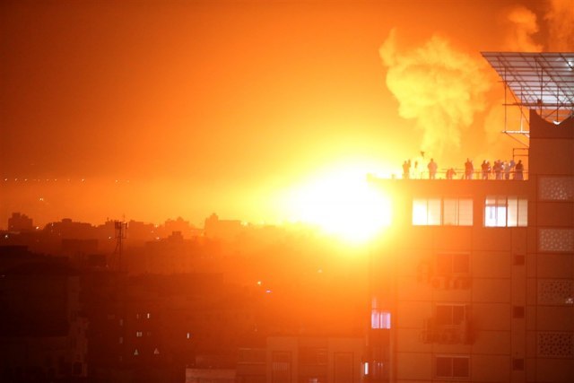 The sirens are "flaringly sounding": Israel launches airstrikes at Gaza VIDEO