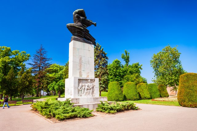 Ovaj spomenik se nekada nalazio na mestu Spomenika zahvalnosti Francuskoj na Kalemegdanu VIDEO