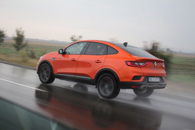 Renault Megane Conquest TCe 140 EDC: zapremina 1332 ccm; snaga 103 (140 KS) pri 4500 o/min; maks. o. mom. 260 Nm pri 1750 o/min