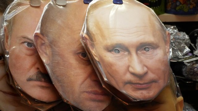 Vladimir Putin chocolates and chips - Vimarsana News
