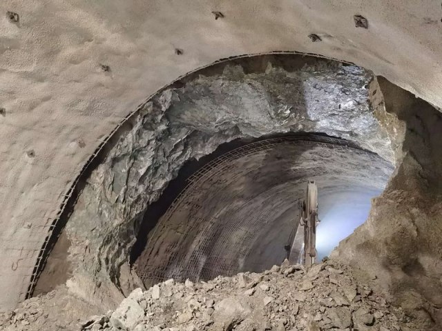 Konaèno savladana planina Jelica – probijena i leva cev najdužeg tunela u Srbiji