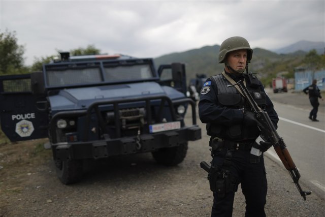 ROSU members wounded a Serb: They shot him while he was driving  VIDEO