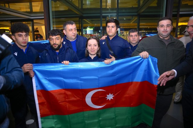 Zastava Azerbejdžana zapaljena na otvaranju EP u Jermeniji VIDEO