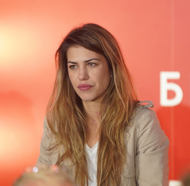 Publika ju je upoznala kao MALU ZONE, a malo ko zna da je glumica Jana Milosavljević ĆERKA NAŠEG POZNATOG PEVAČA!