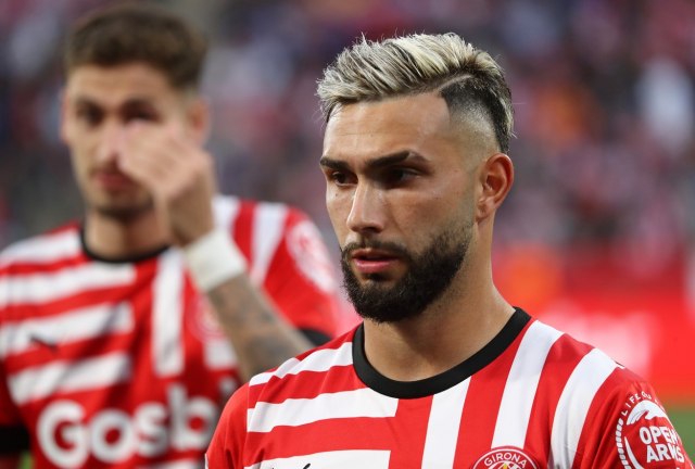 Suze, pretnje pa senzacija: Ko je Tati Kasteljanos? VIDEO