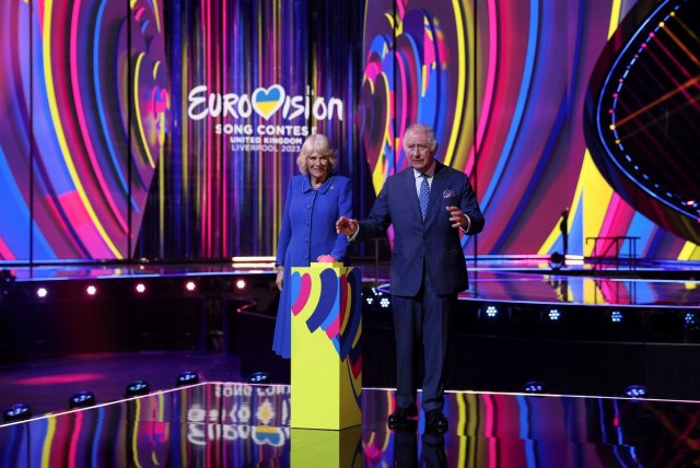Kralj Čarls Treći i kraljica Kamila svečano otkrili binu za Evroviziju VIDEO