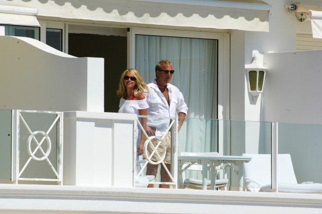 Glasine o razvodu bile tačne: Nakon 18 godina braka i troje dece slavni par stavio tačku