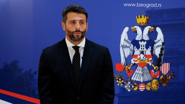 Šapić zove: Građani će do nedelje u ponoć moći da zapale sveće ispred Starog dvora