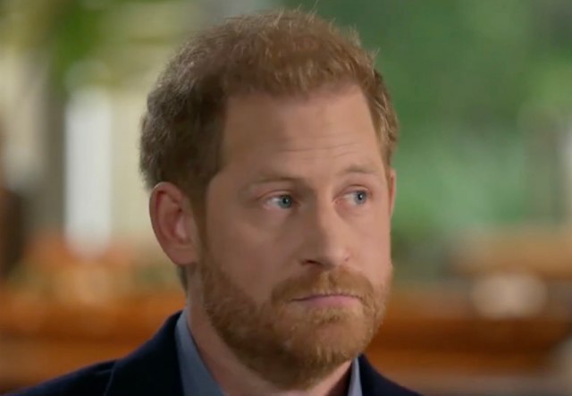 Sam, izopšten, odbaèen: Svi prièaju o Harijevom èudnom potezu na krunisanju VIDEO