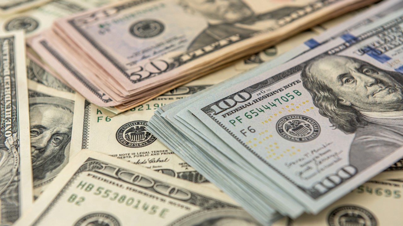 Dolar ojačao – najveći rast od februara