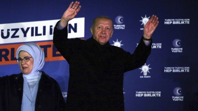 "Someone is in the kitchen, and we are on the balcony": Erdoğan sure of his victory? - Komentari - - Vimarsana News