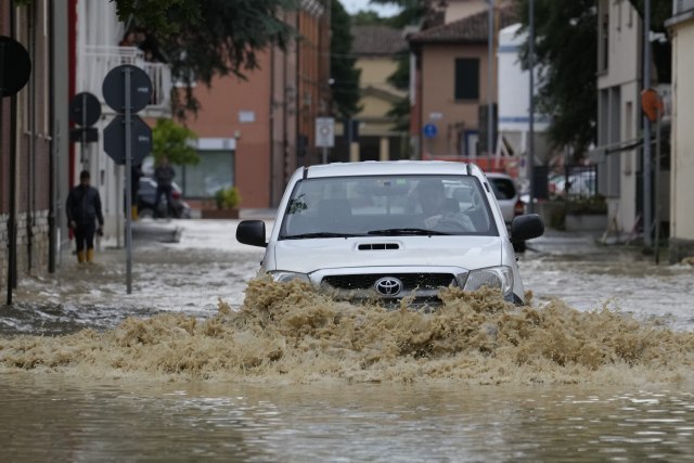 Italy flooded, at least eight victims PHOTO/VIDEO