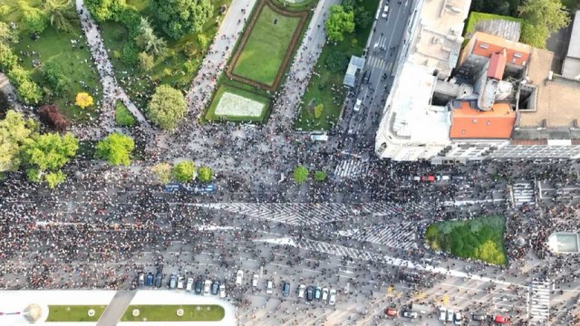 Fotografije iz vazduha otkrile stvarno stanje političkog protesta u Beogradu FOTO