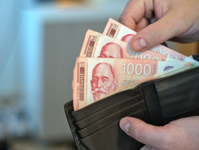 Građani bankama duguju 1.493 milijarde dinara