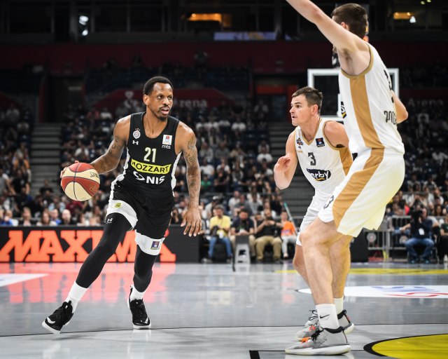 Partizan sa 17 trojki oborio Studente za polufinale ABA lige!