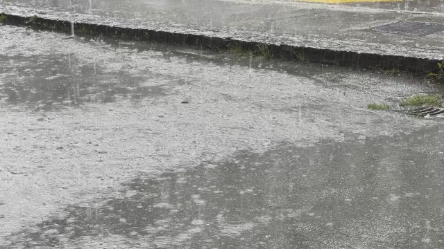 Niš poplavljen – zbog obilnih padavina ulice pod vodom; saobraæaj otežan VIDEO