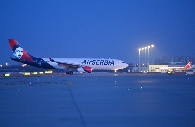 Haos na aerodromu: Letovi Er Srbije kasne zbog zabrane