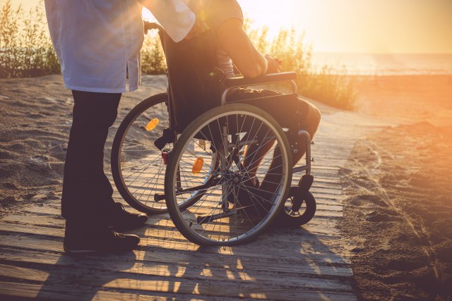 Više od 200 plaža u Grèkoj dostupno je ljudima u invalidskim kolicima