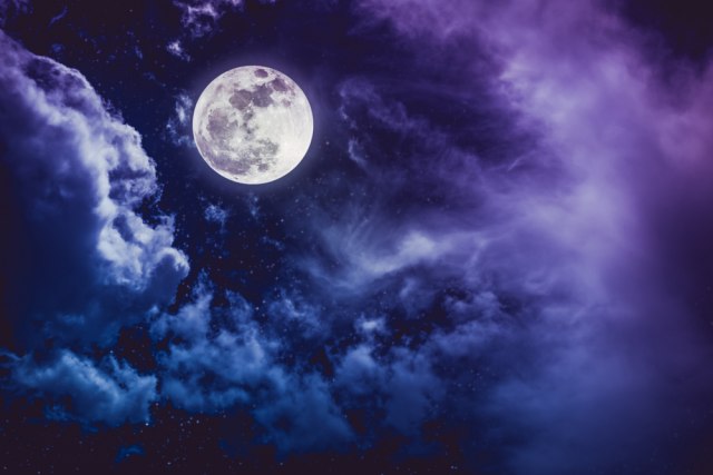 Kako će pun ružičasti Mesec uticati na vas? Blizanci staju na ludi kamen, Bikovi – zaobiđite kredite