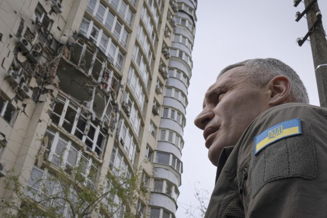 Kličko u klinču sa Zelenskim: Pokrenuta peticija za smenu gradonačelnika Kijeva