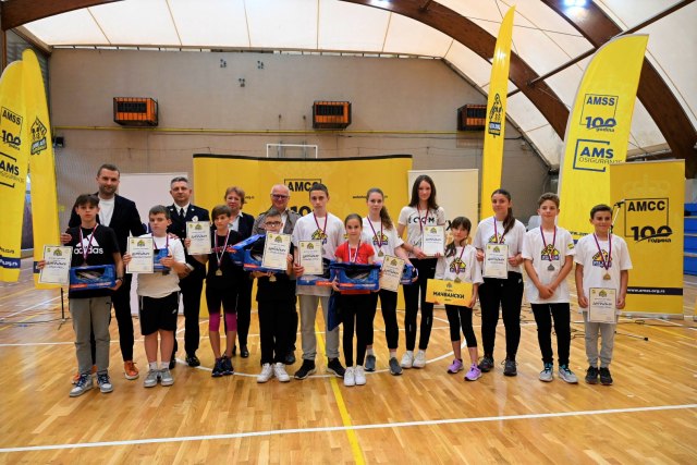 Osnovci pokazali izuzetno znanje na AMSS takmičenju 