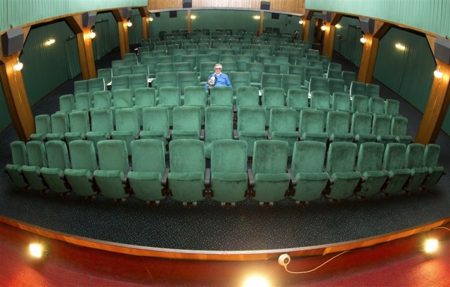Ponovo radi bioskop u ovom gradu: Filmovi se vraćaju na veliko platno posle 50 godina