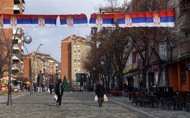 Provokacija u Kosovskoj Mitrovici: Cveæe dizajnirano u obliku "UÈK"