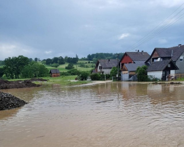 Katastrofa u Srbiji: Haos – poplavljeno više od 20 kuća FOTO